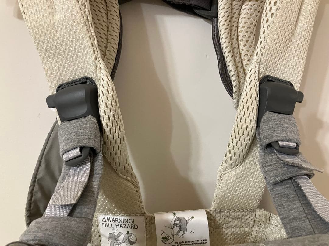 BABYBJÖRN ハーモニー　抱っこひも メッシュ クリーム