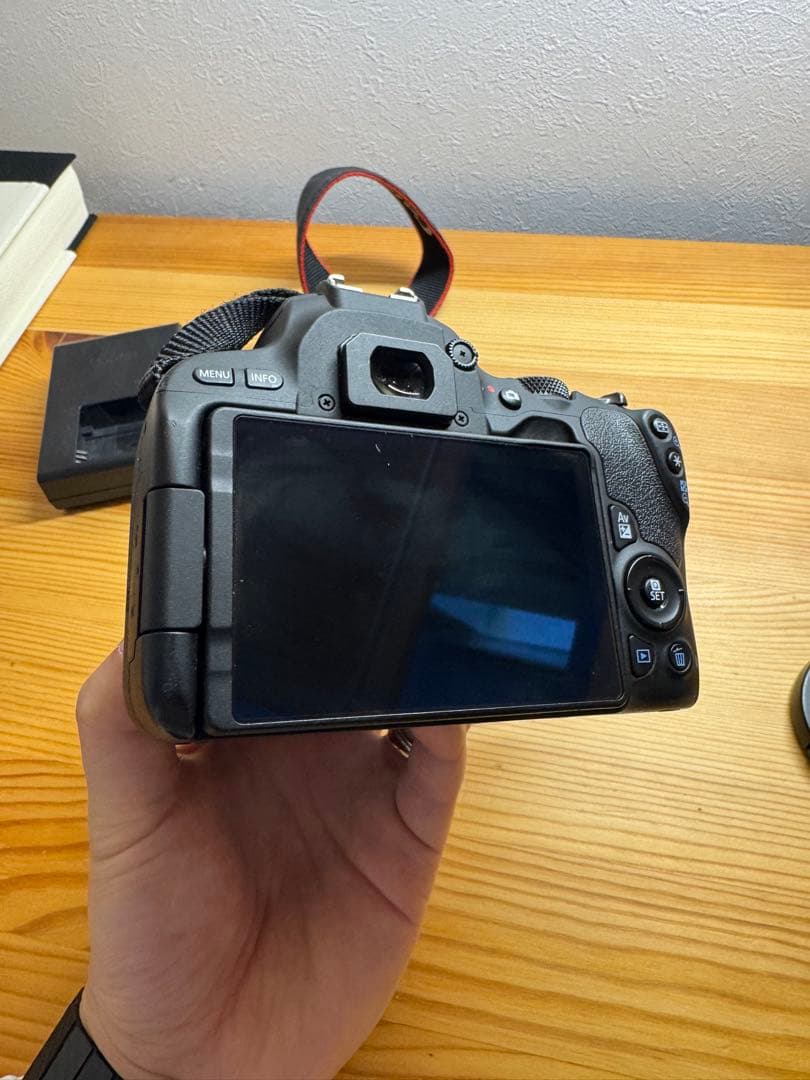 Canon EOS Kiss X9デジタル一眼レフ（量販店動作確認済）