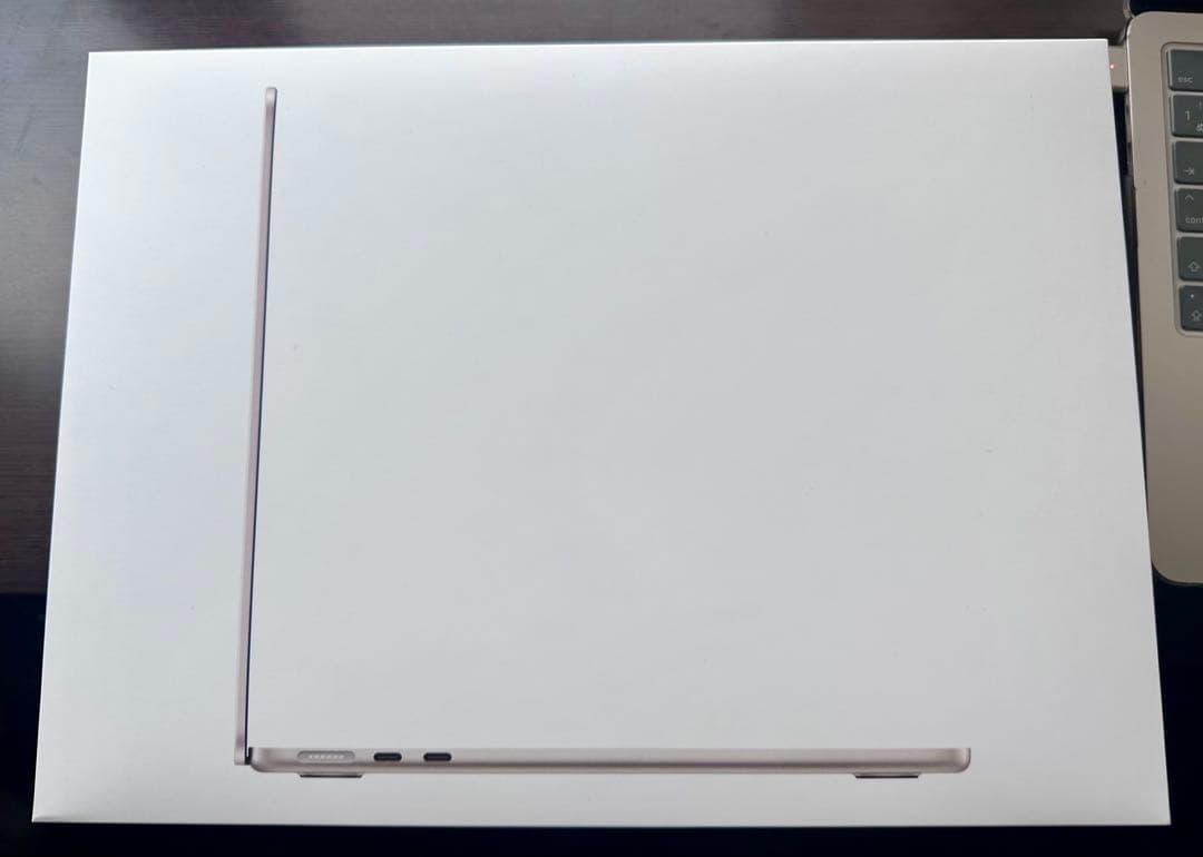 MacBook Air13インチM2チップ　美品