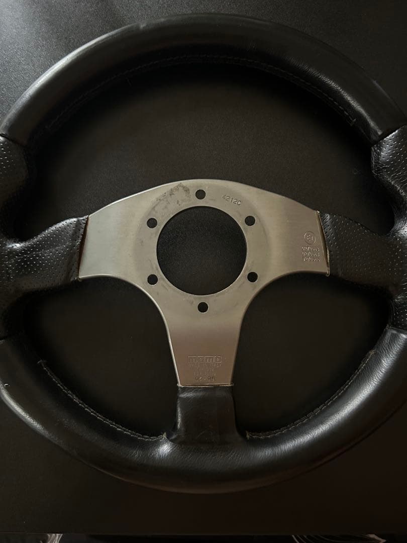 momo race 32パイ　ステアリング