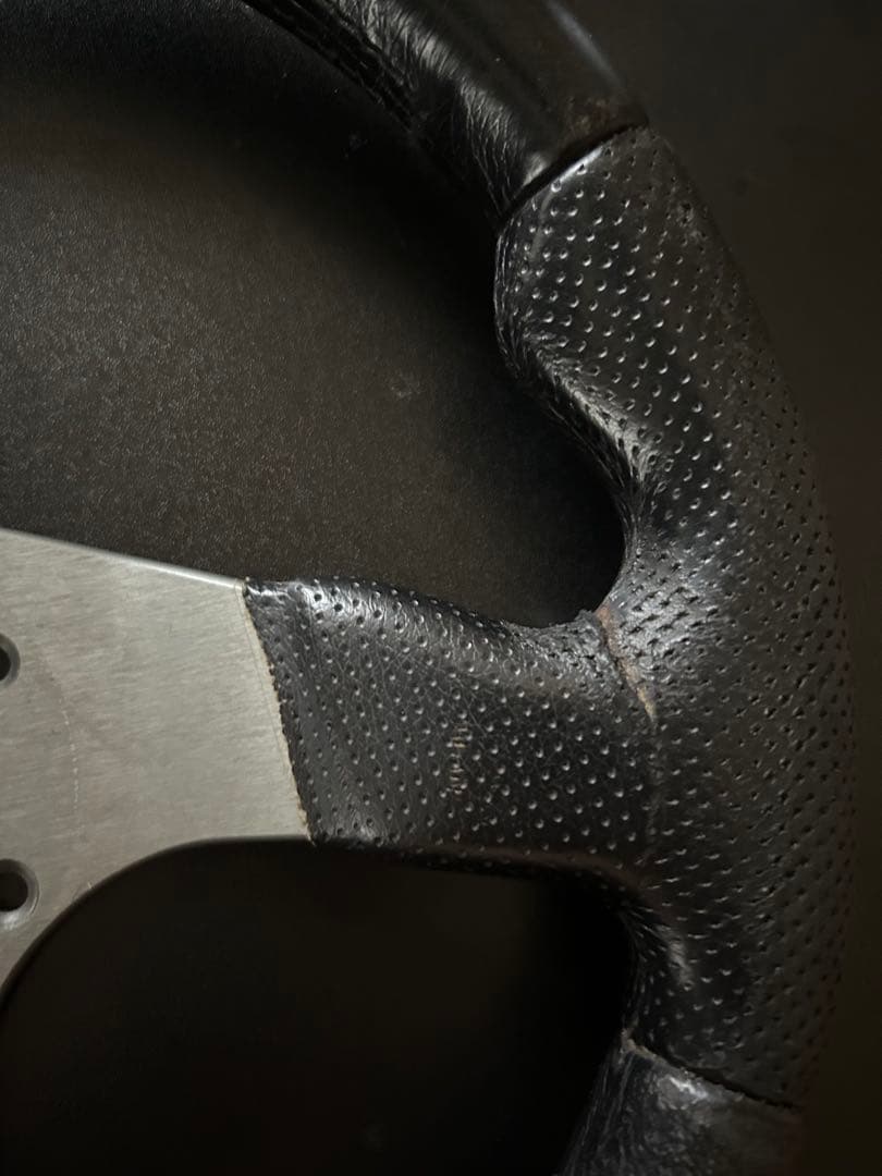 momo race 32パイ　ステアリング