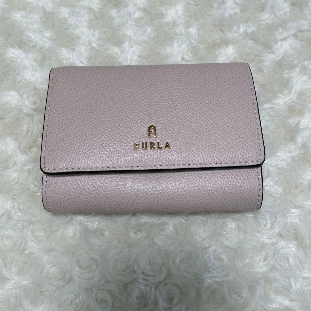 FURLAフルラ　レディース　二つ折り財布　ピンク