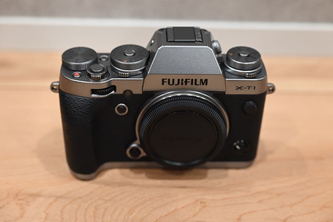【ミラーレスカメラ】FUJIFILM X-T1 箱付き