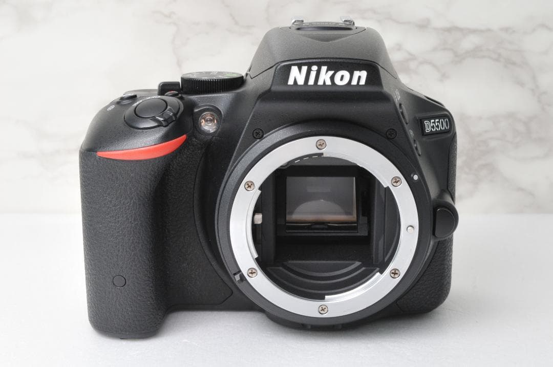 Nikon D5500 ボディ⭐️Wi-Fi スマホ転送 一眼レフカメラ ニコン