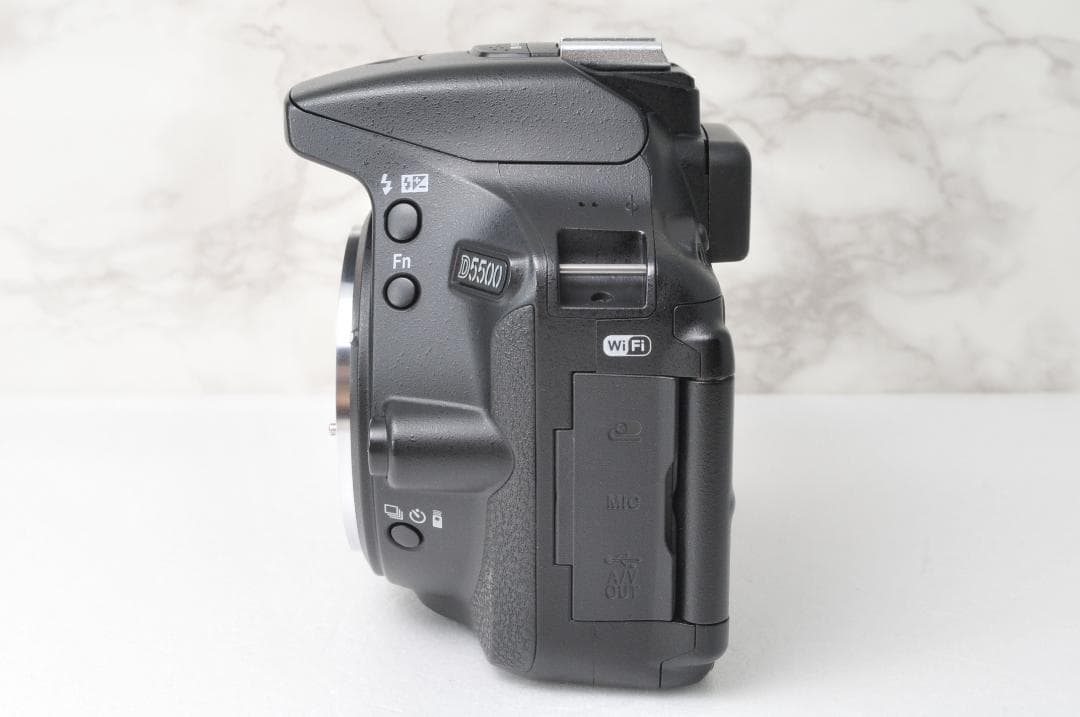 Nikon D5500 ボディ⭐️Wi-Fi スマホ転送 一眼レフカメラ ニコン