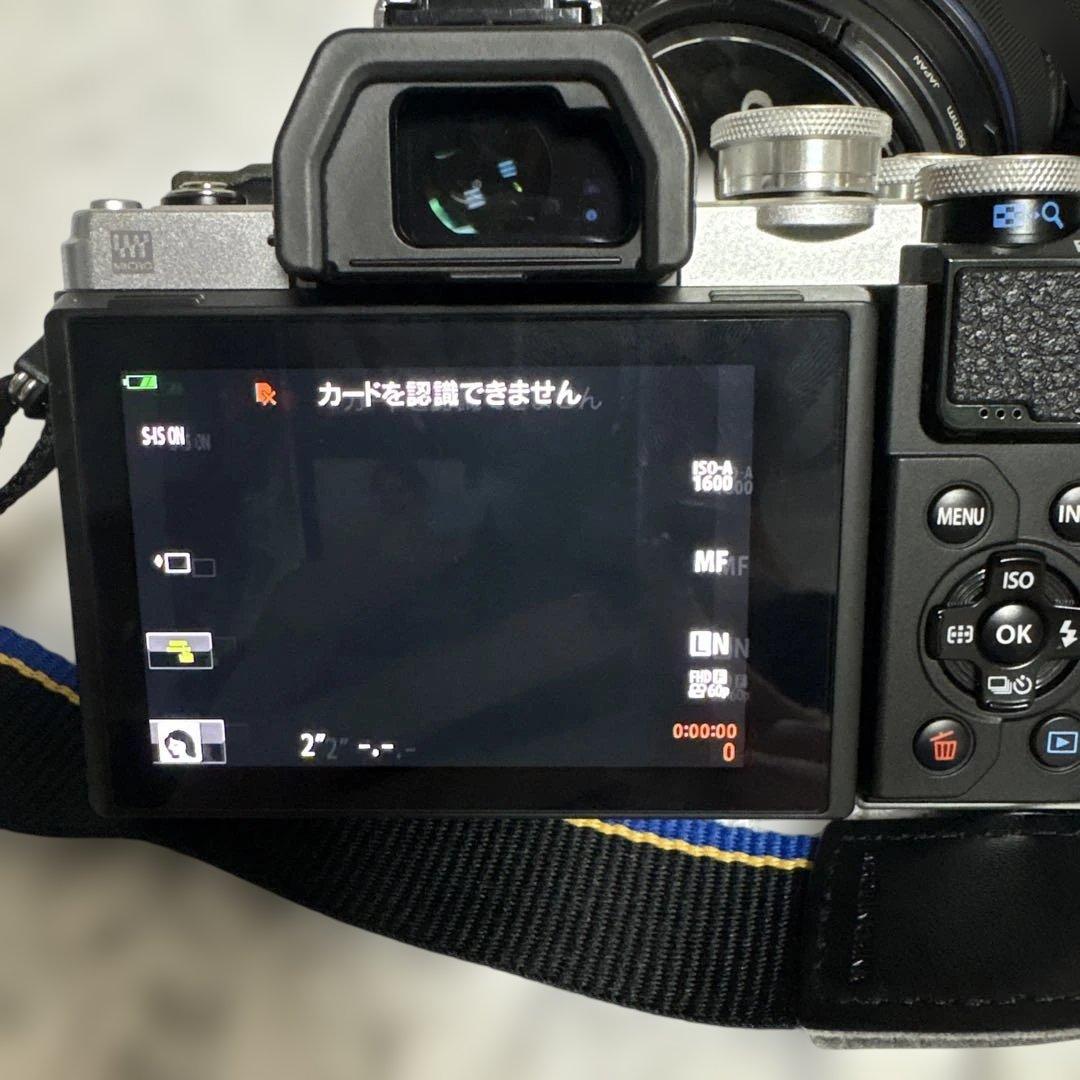 OLYMPUS OM-D E-M10 MarkⅢ カメラ本体　バッグ付