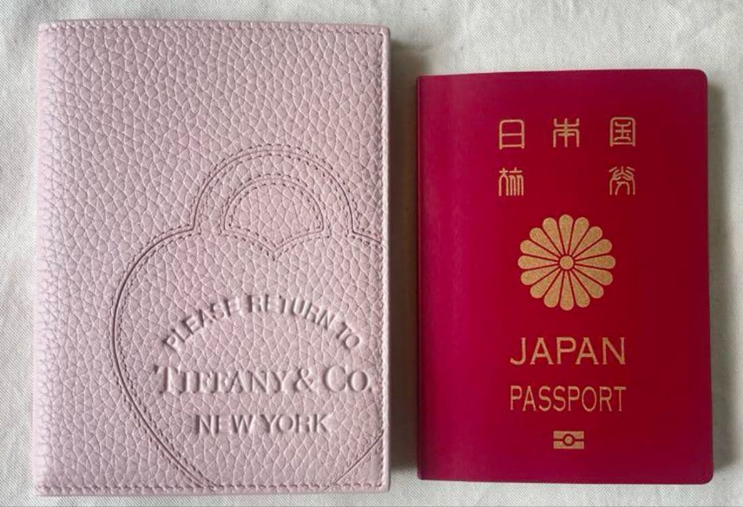 【新品未使用】TIFFANY &Co .　パスポートケース ピンク