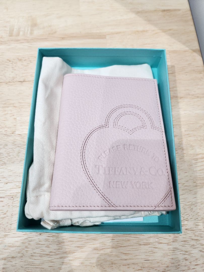 【新品未使用】TIFFANY &Co .　パスポートケース ピンク
