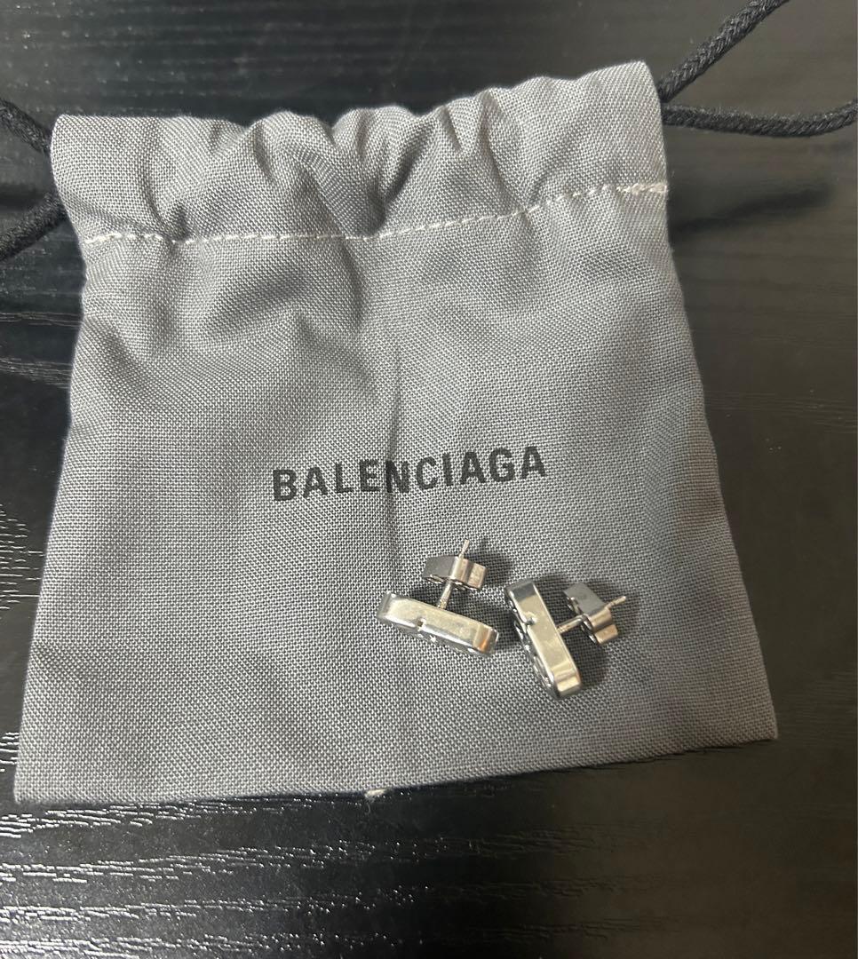 BALENCIAGA ロゴデザイン ピアス【箱無し】
