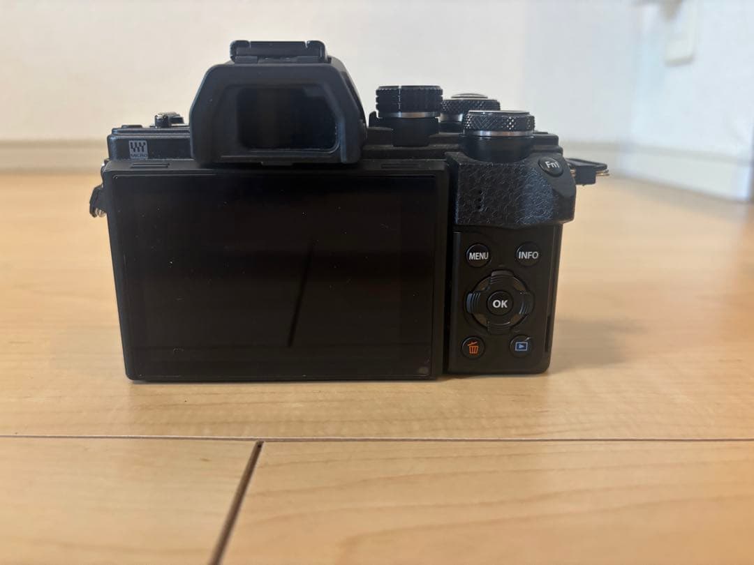 【OLYMPUS】 OM-D E-M10 MarkII EZダブルズームキット