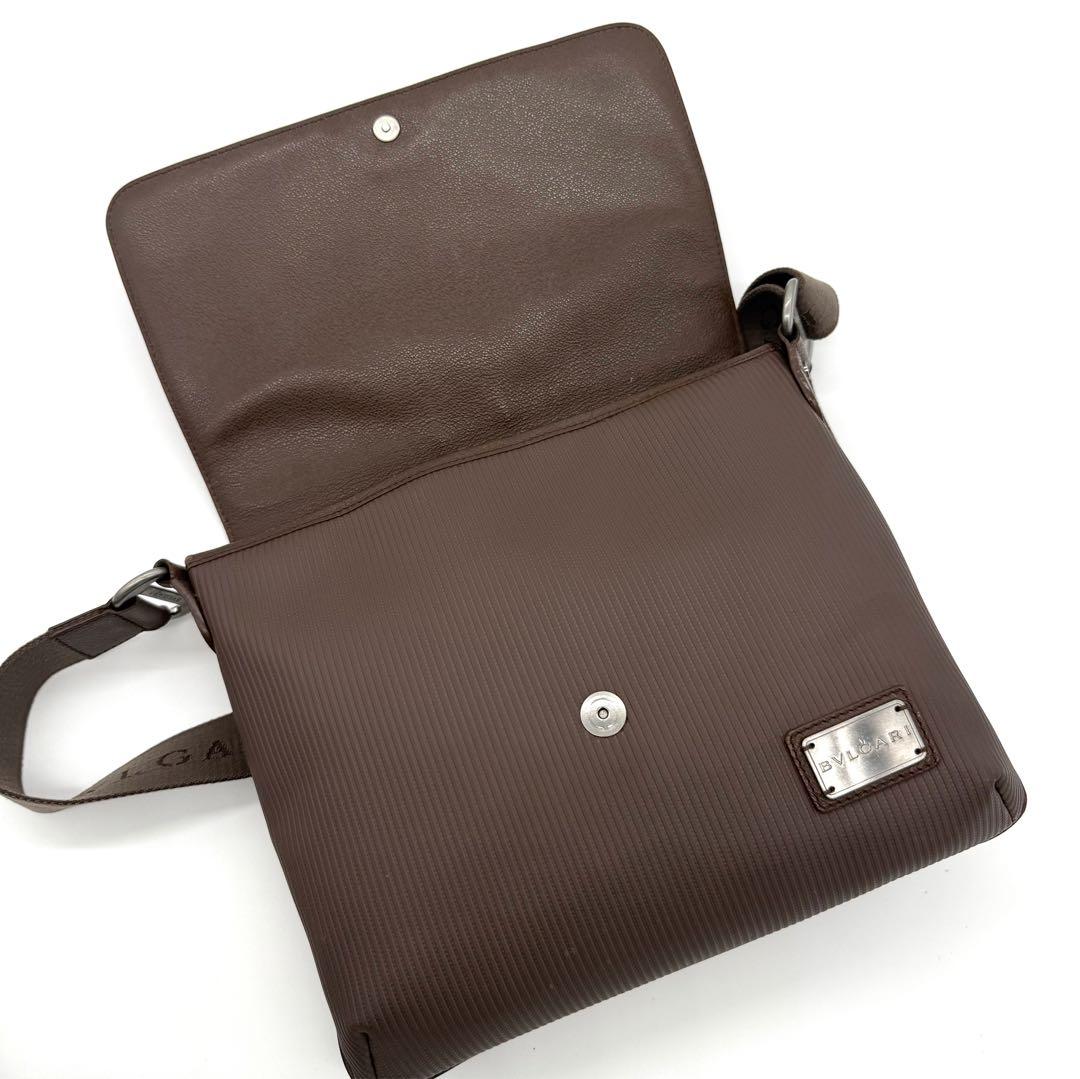 ★希少モデル★ブルガリ 本革 メッセンジャーバッグ ロゴプレート ロゴショルダー