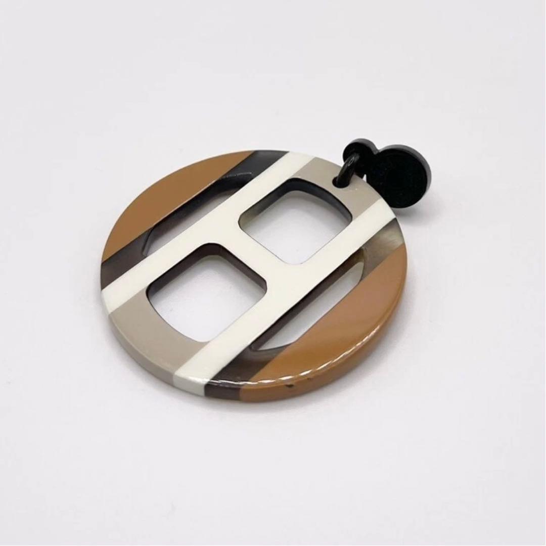 【HERMES】Hエキップ ピアス (片耳用/シングル) バッファローホーン