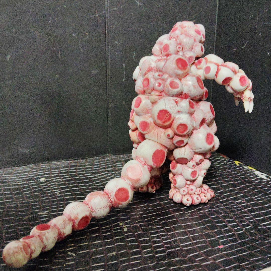 上野淳子ウルトラ怪獣ジョバリエ.マグニア