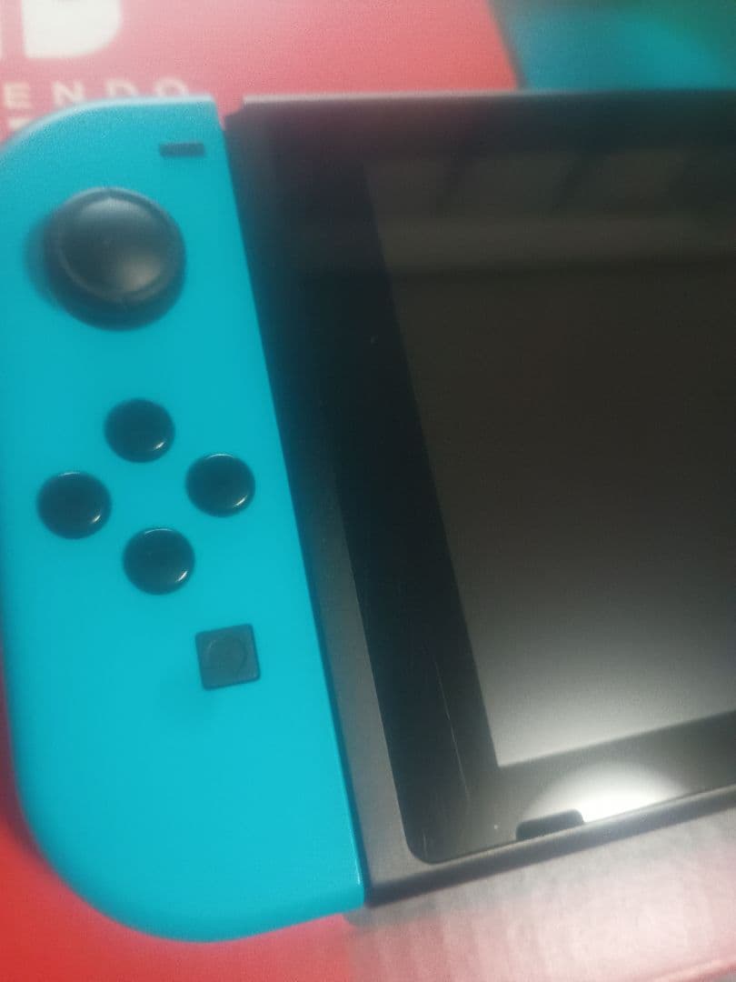 Y*r様 Nintendo Switch 本体 付属品あり　別売り充電グリップ