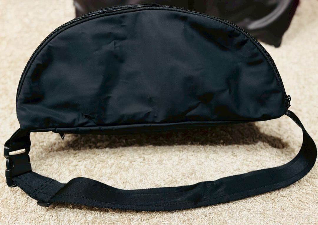 美品✧DIESEL ディーゼル BIG ラバー ロゴ ショルダーバッグ ブラック