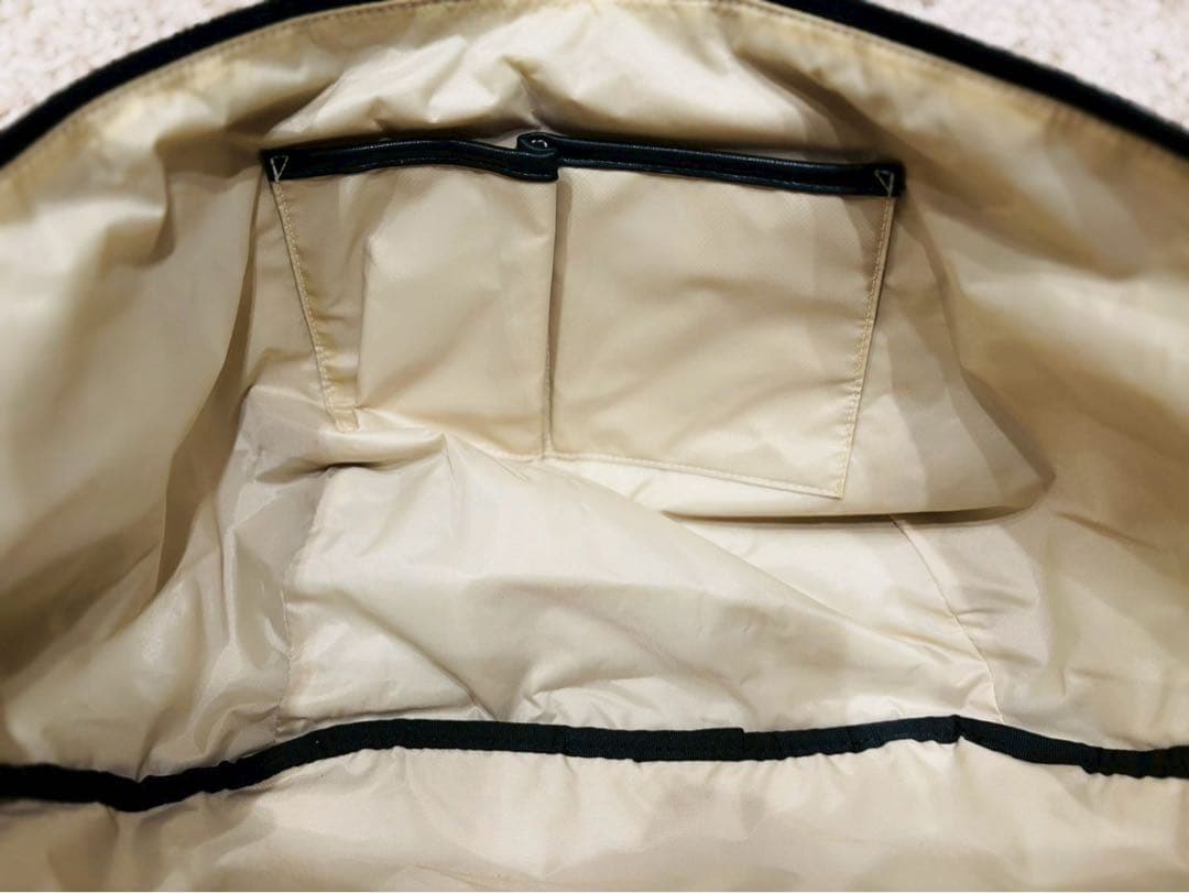 美品✧DIESEL ディーゼル BIG ラバー ロゴ ショルダーバッグ ブラック