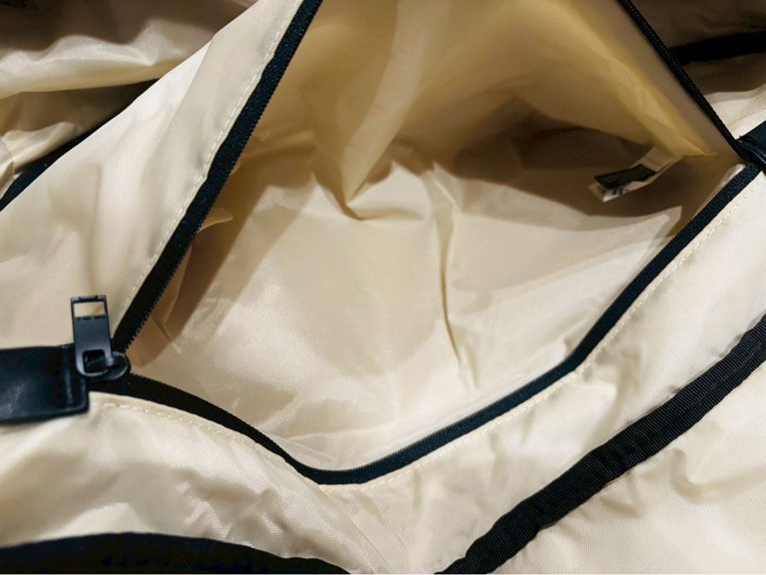 美品✧DIESEL ディーゼル BIG ラバー ロゴ ショルダーバッグ ブラック