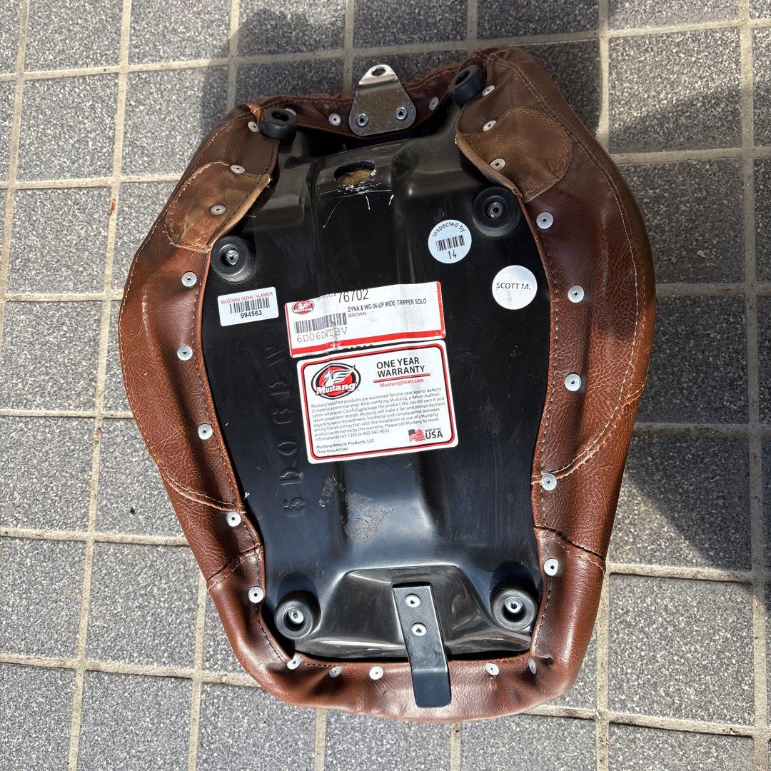 ハーレー　マスタング　シート