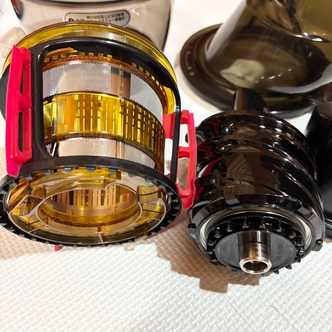 【美品】Kuvings クビンス ホールスロージューサー JSG-641M