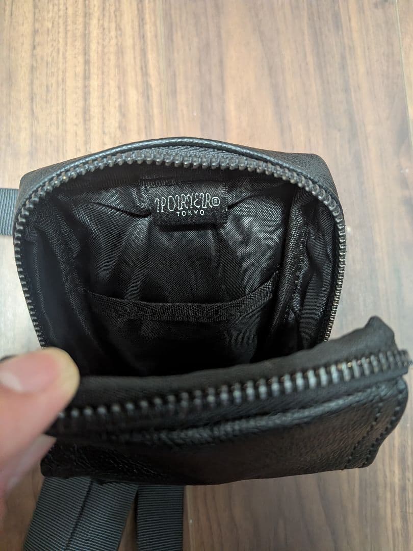未使用品　1箇所剥がれあり　porter ポーター　レザー　ミニポーチ