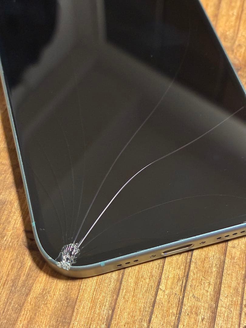 iPhone 16 256GB ティール 画面割れ ジャンク