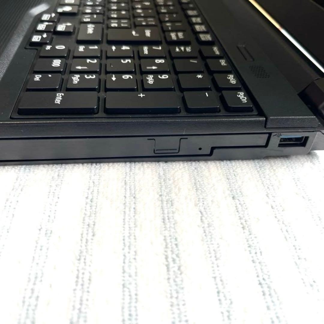 み*ひ様 【★美品！】富士通 LIFEBOOK A5513/R（2024年10月