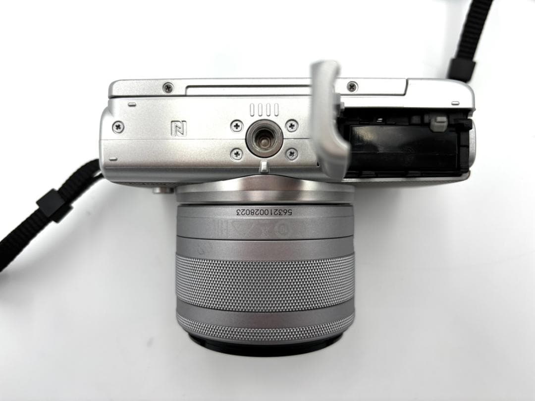 【稼動品/美品】デジタルカメラ　Canon　EOS　M100　ケース付き