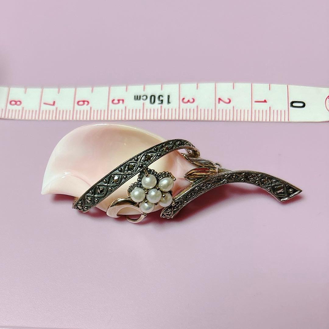 【碌山】コンクシェル　ピンクシェルの１輪のカラー　ペンダントブローチ