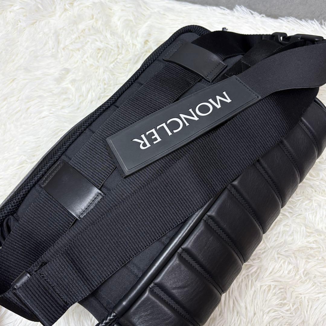 【極美品】モンクレール クレイググリーン メッセンジャーバッグ ブラック