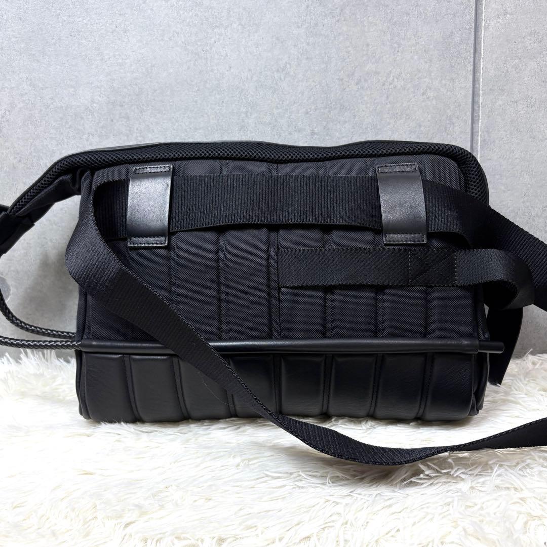 【極美品】モンクレール クレイググリーン メッセンジャーバッグ ブラック