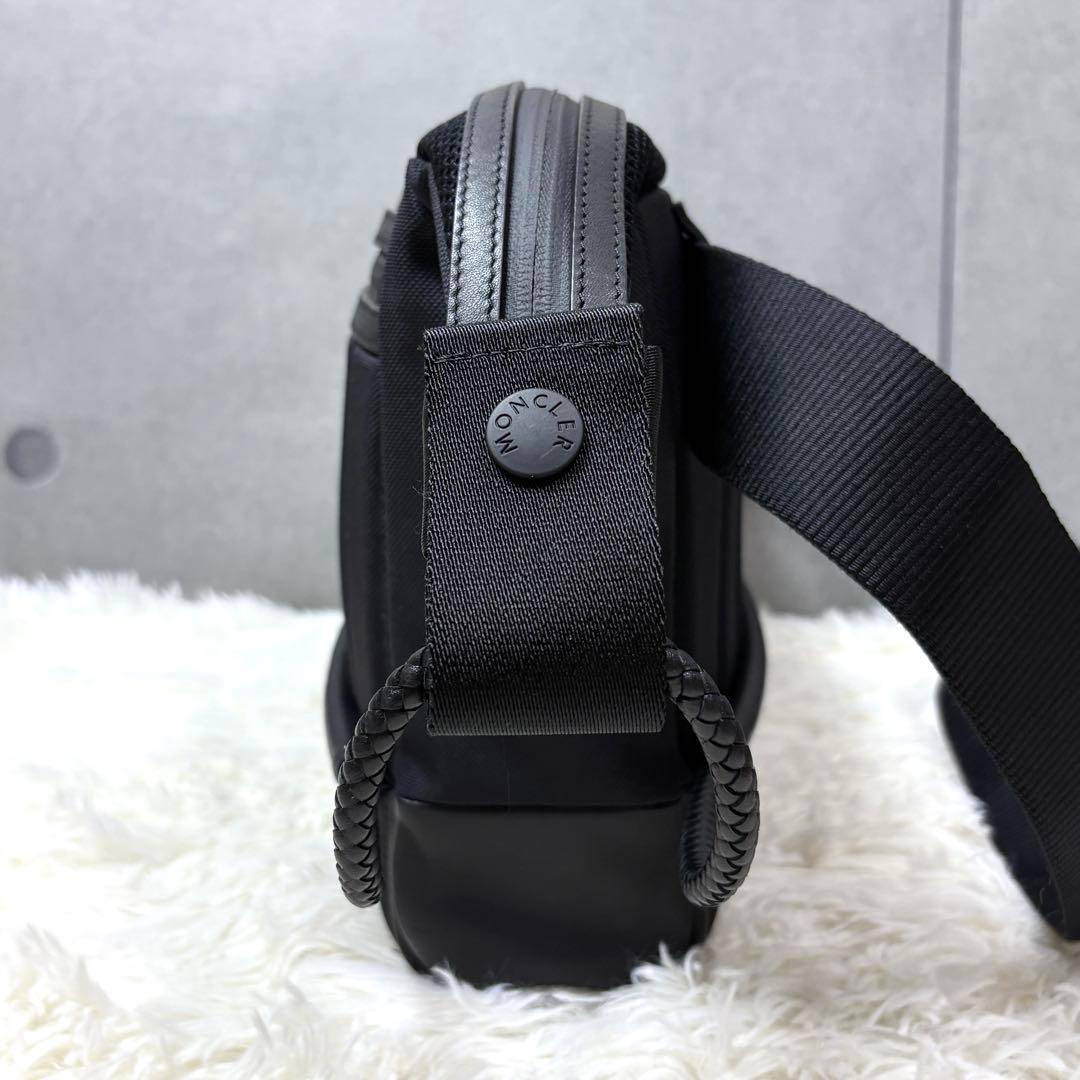 【極美品】モンクレール クレイググリーン メッセンジャーバッグ ブラック