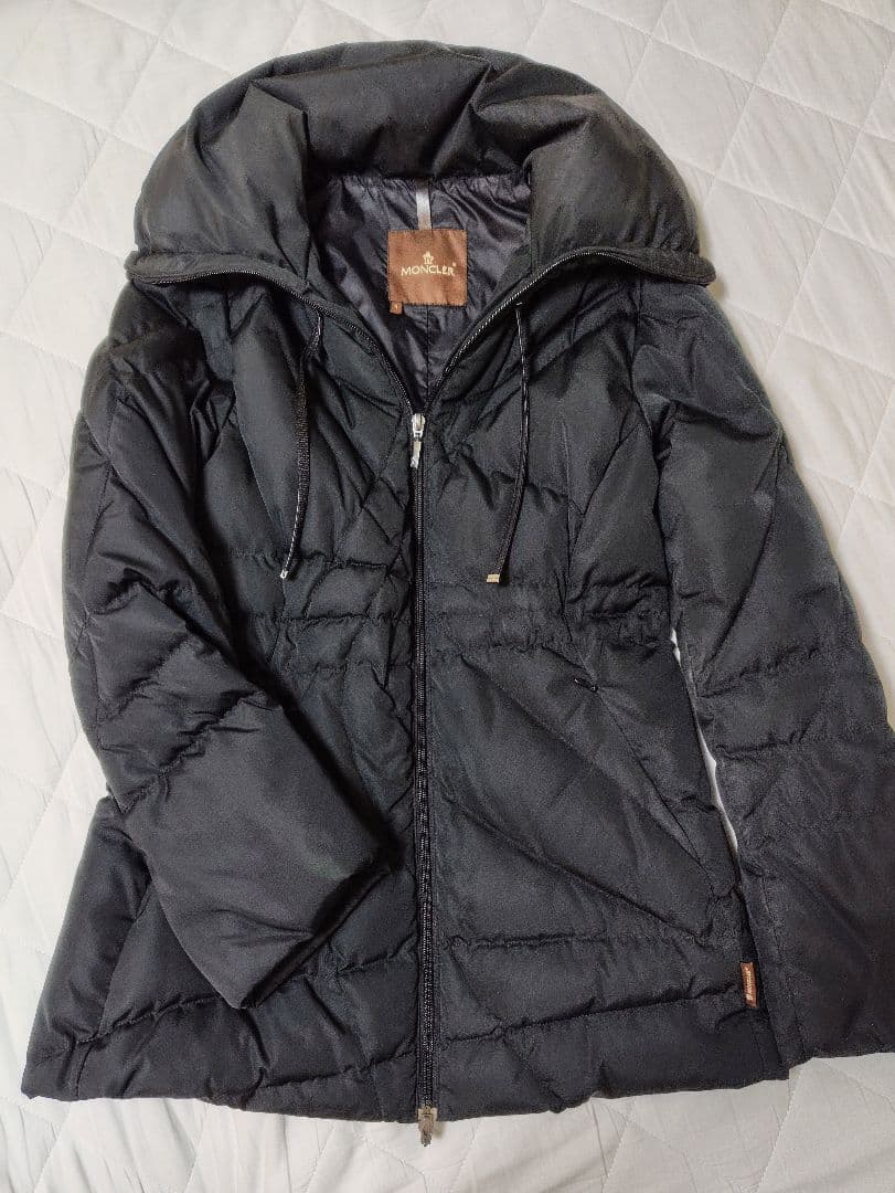 お値下げ【美品】MONCLER モンクレール 黒ダウンジャケット レディース