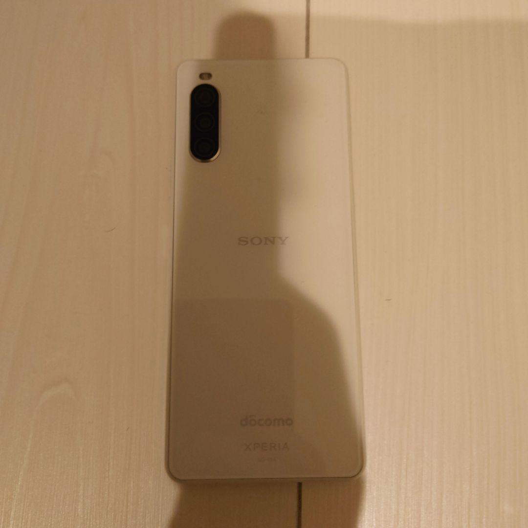 ▽SONY XPERIA 10 ll SO-41A ホワイト　ケース付き
