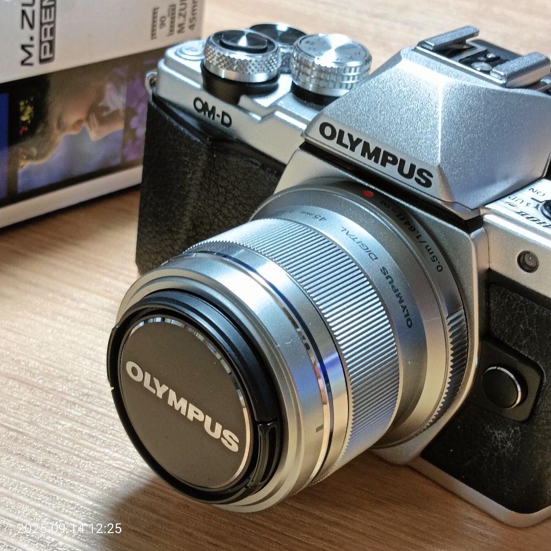 極上品OLYMPUS M.ZUIKO 45mm f1.8 レンズフィルター付き