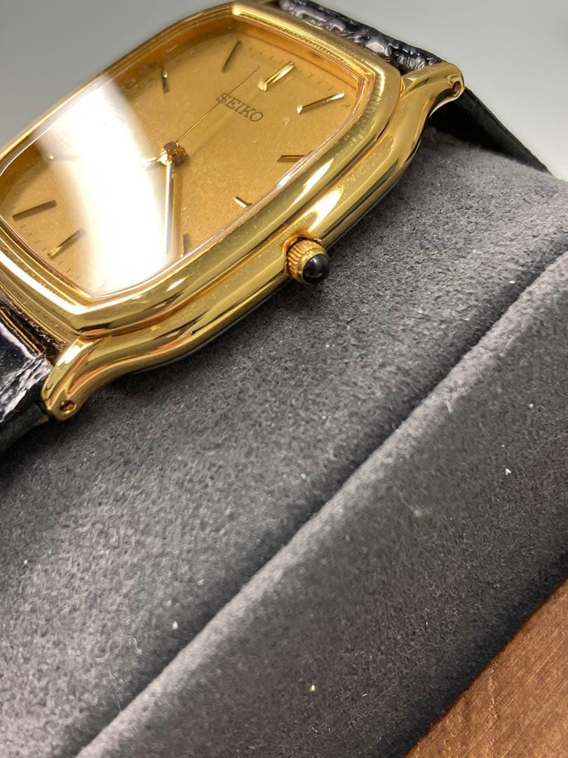 SEIKO DOLCE 腕時計5E61-5A10 クオーツ ゴールド【A876】