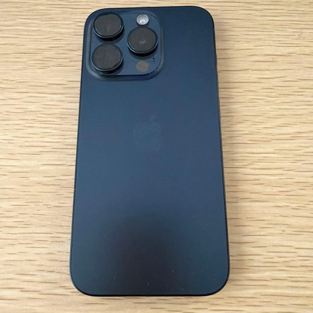 美品iPhone 15pro 256GB バッテリー残89%