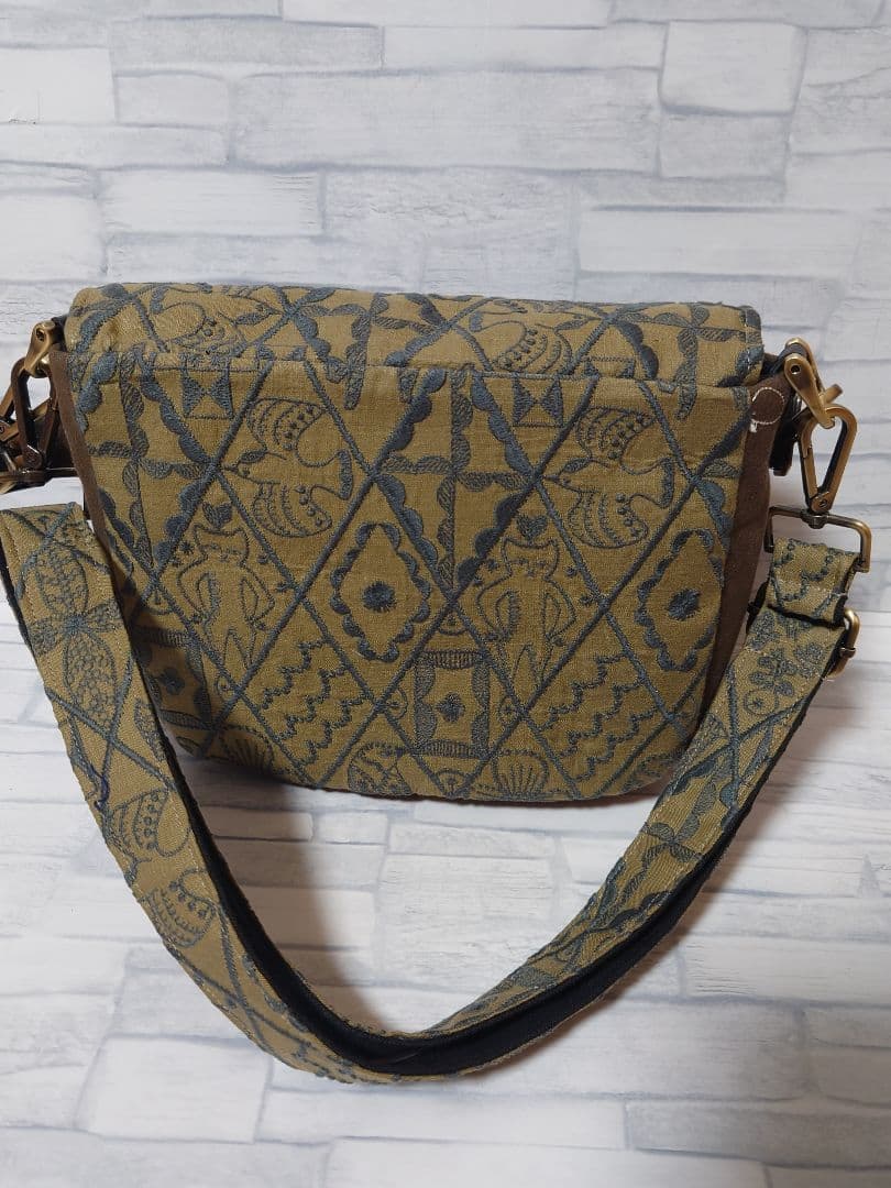 symphony khaki ミナペルホネン フラップショルダーバッグ