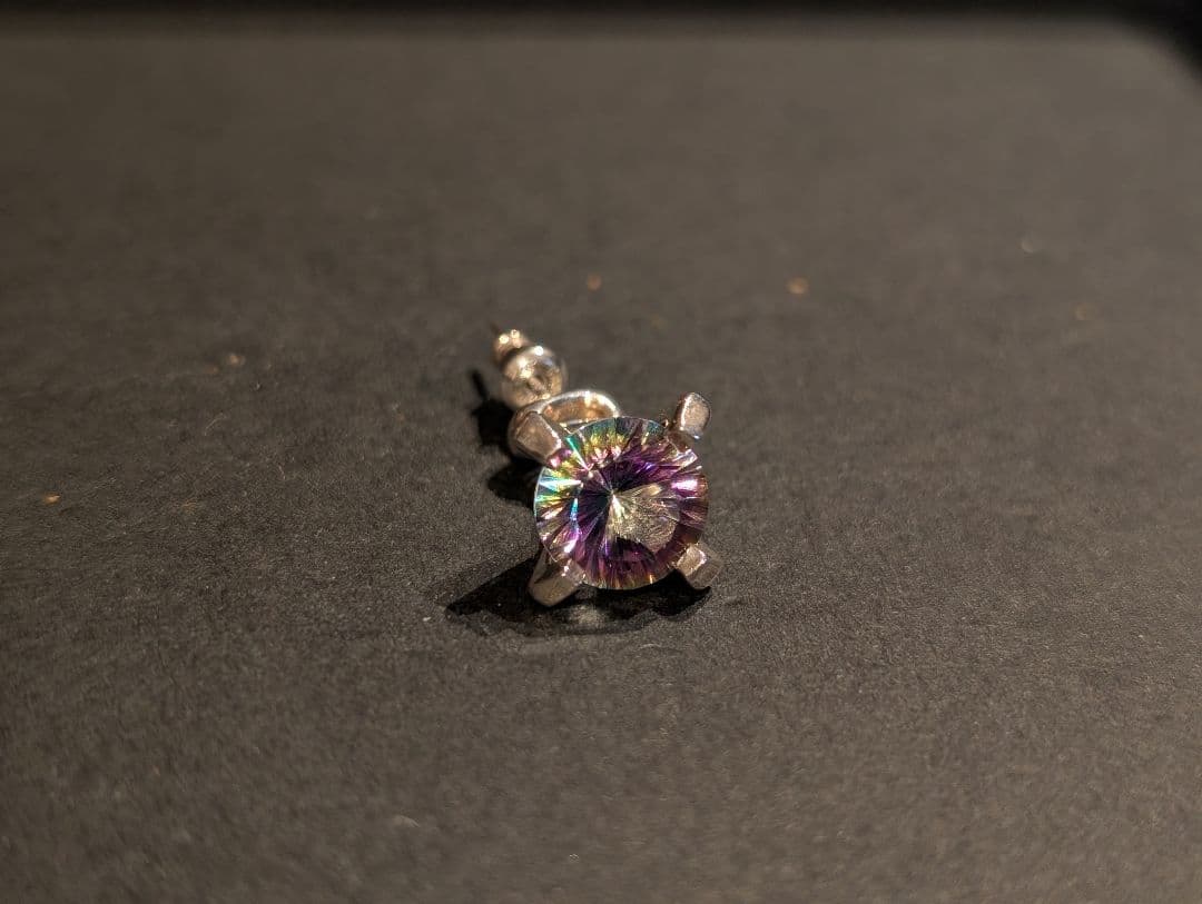 e.m.イーエム　ミスティッククォーツの一粒ピアス　片耳　SILVER
