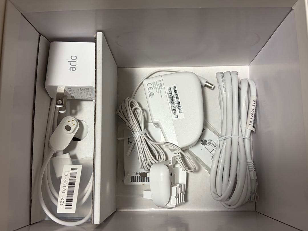 は*ん様 Arlo Ultra Series 4K UHD 防犯カメラ 2台セッ