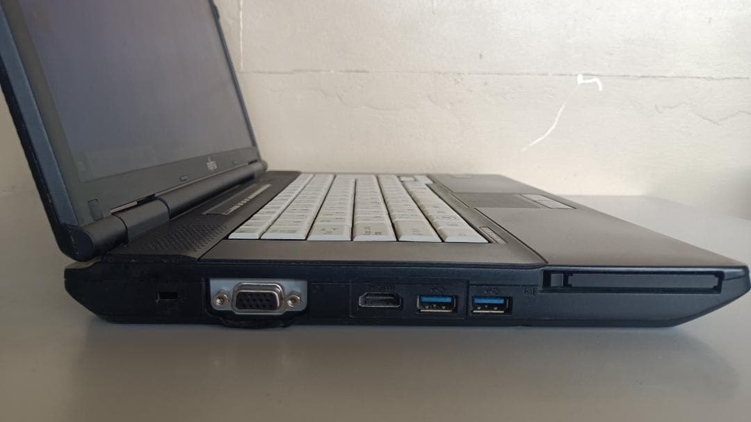 ノートパソコンFUJITSU Core i5 SSD office 大画面