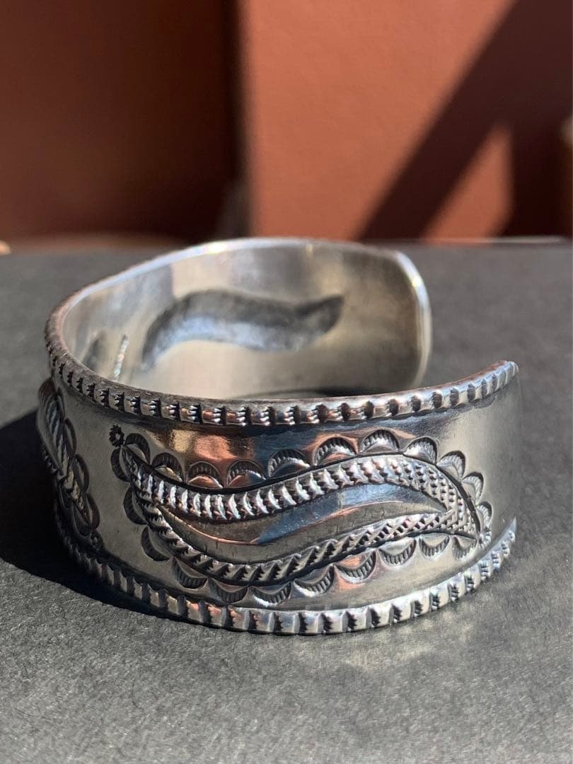 ナバホ最高峰　perry shorty シルバー　バングル