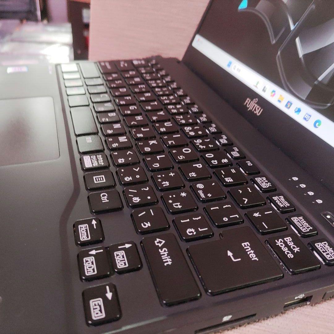 Ｉ⑲富士通　FMVU2404HP　U939/B