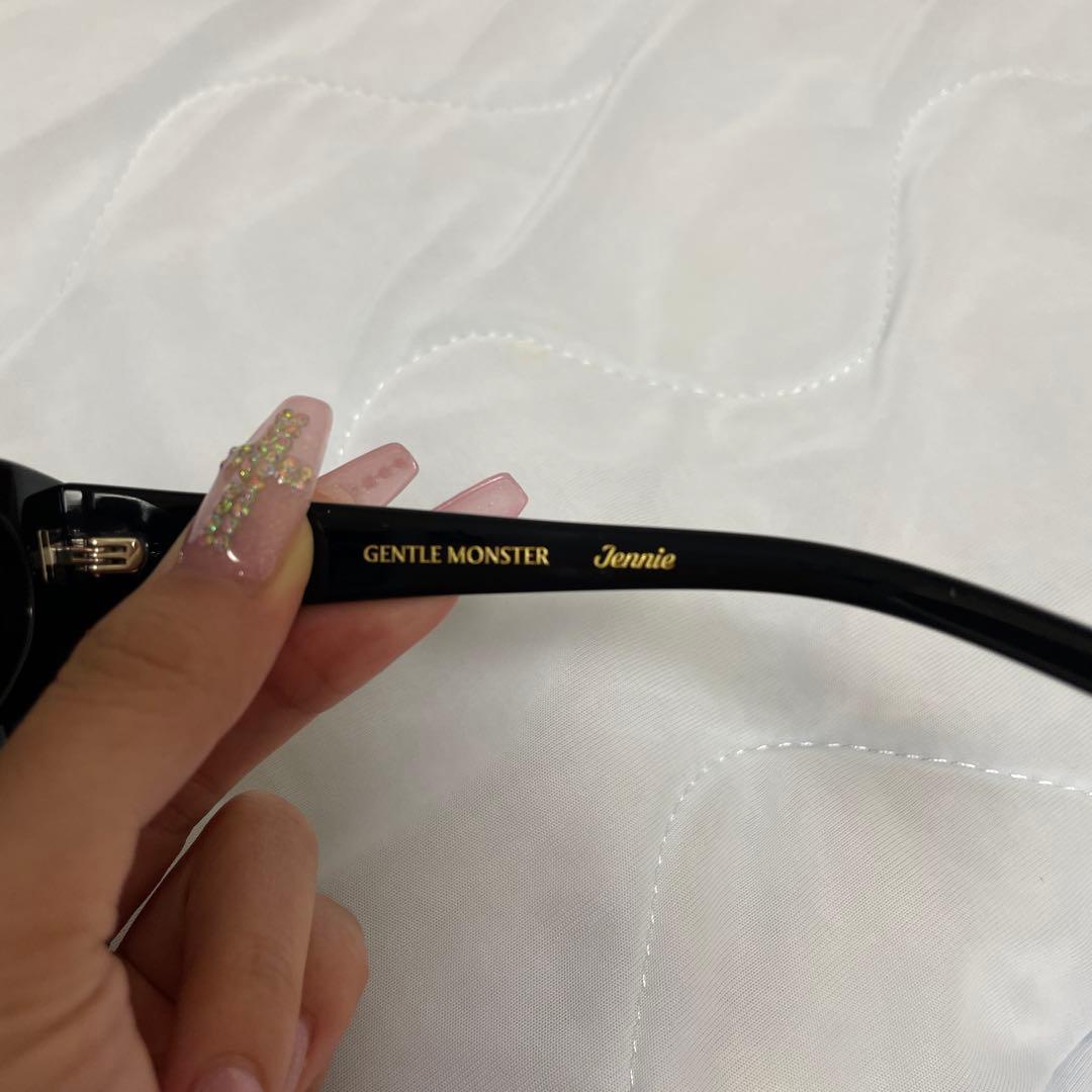 ジェントルモンスター　ジェニ　サングラス　FISH TAIL01