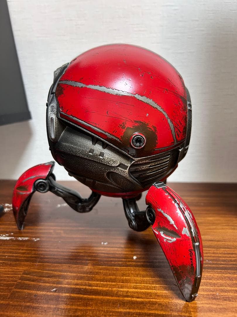 Gravastar War Damaged (赤) Bluetoothスピーカー