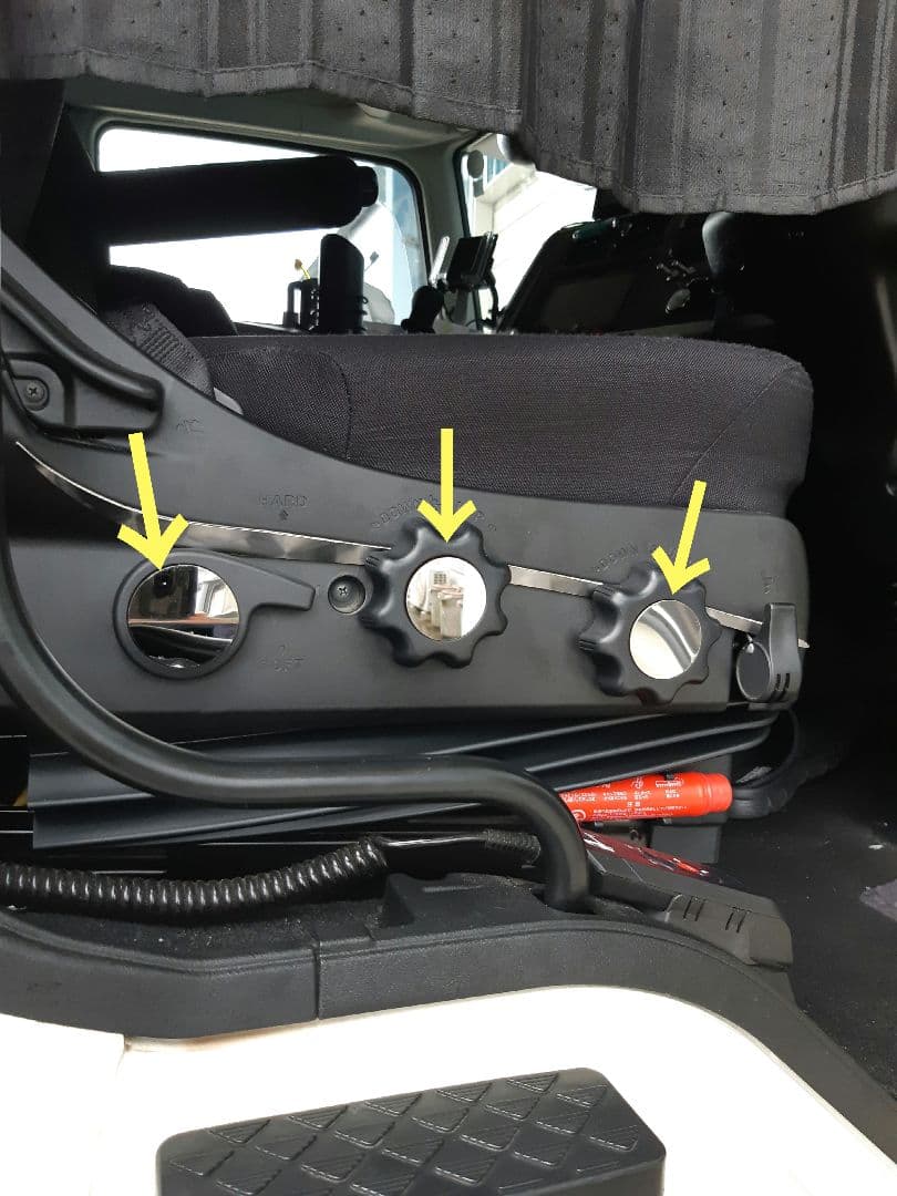 17スーパーグレートバッテリーケース&運転席調整ハンドル　鏡面ステンレス