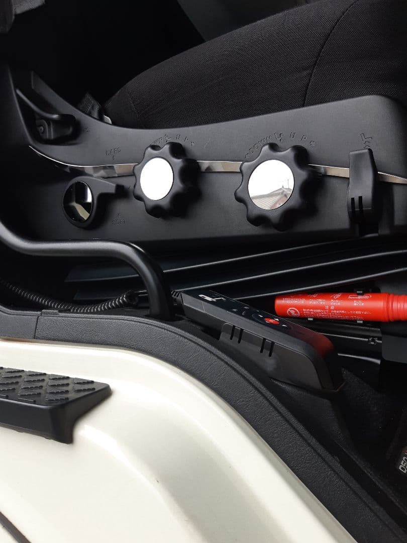 17スーパーグレートバッテリーケース&運転席調整ハンドル　鏡面ステンレス