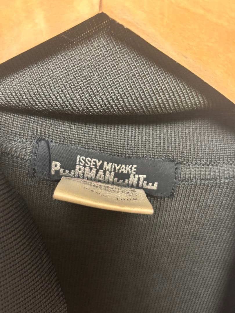 イッセイミヤケトップス