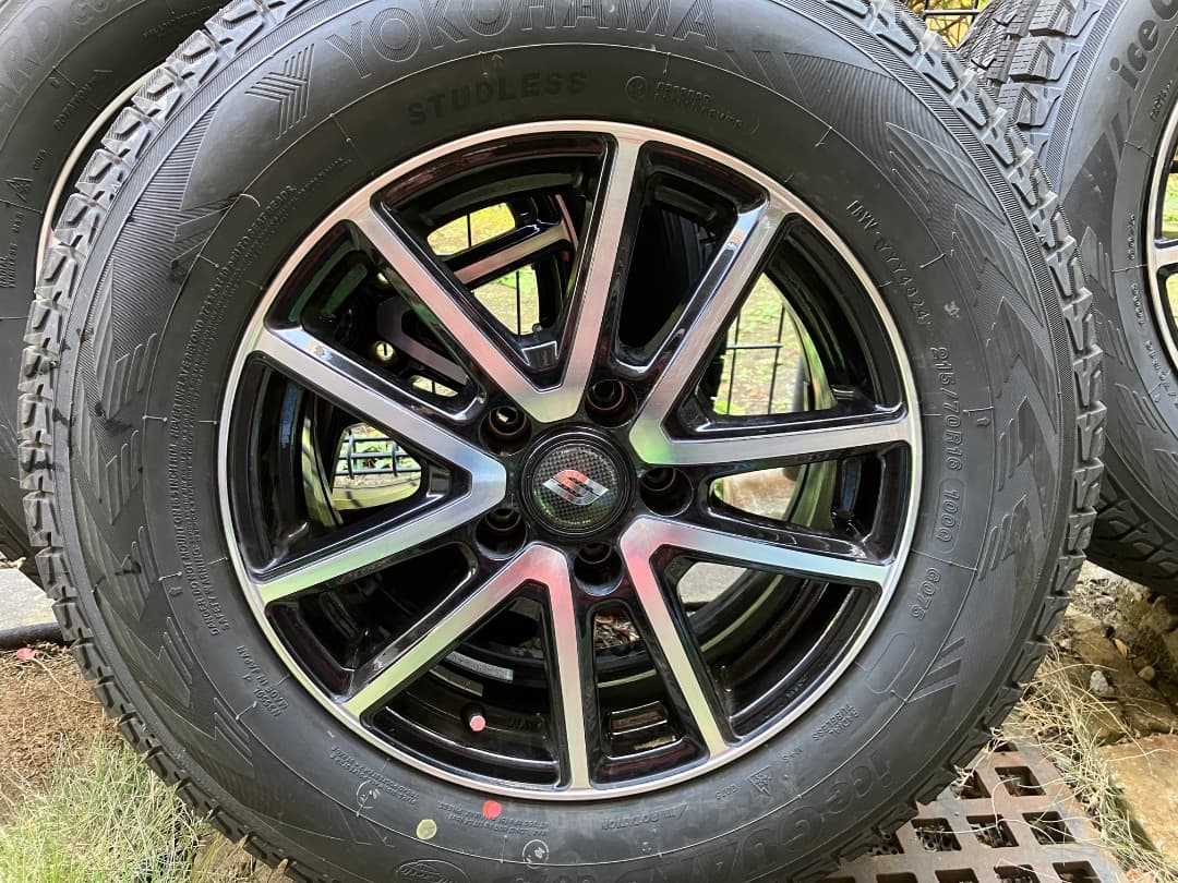 ヨコハマアイスガード　2025年製　215 70 16