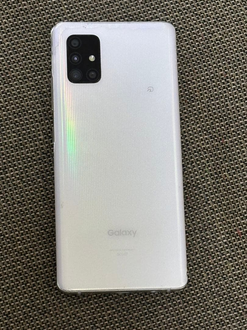 Galaxy A51 ホワイト