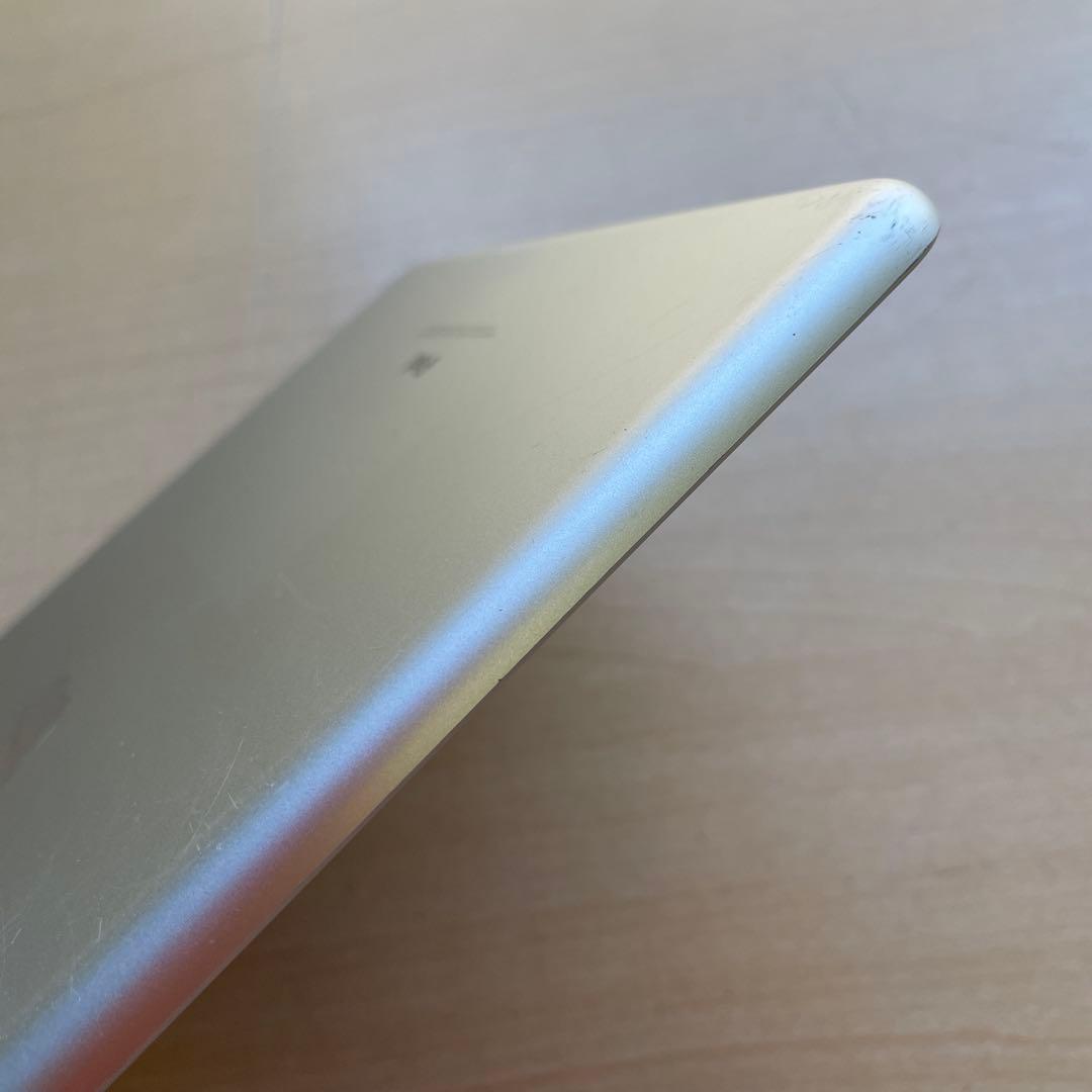iPad 第6世代　A1893　Wi-Fiモデル　シルバー　32GB #4
